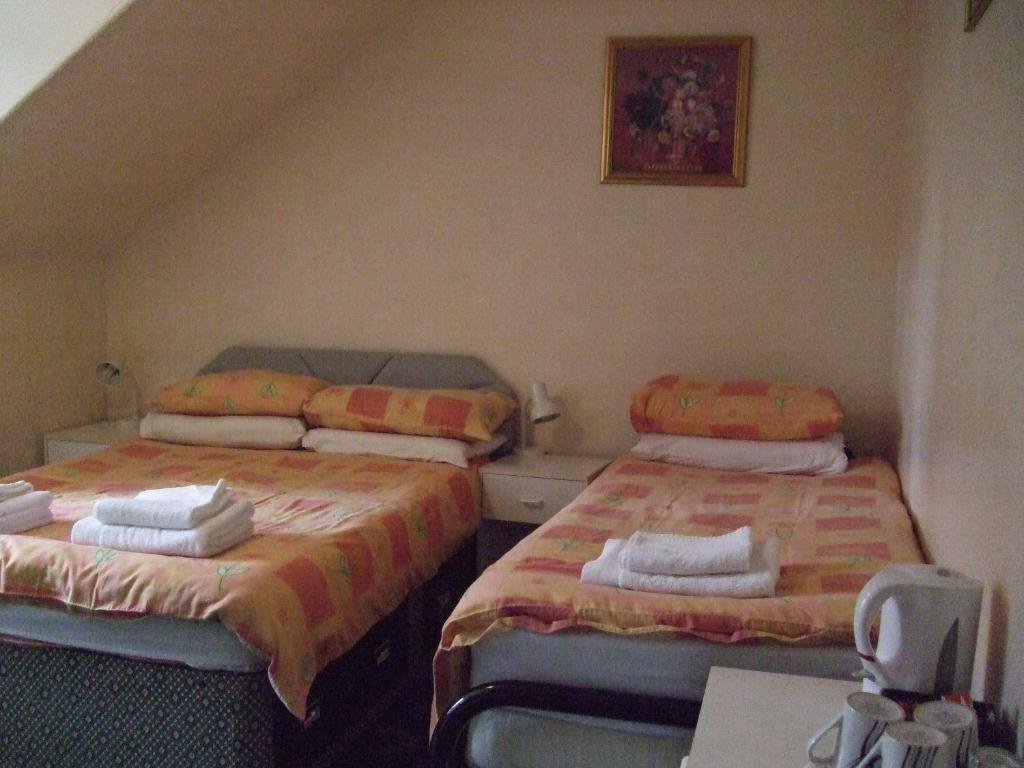 Swan Lake Guest House Edinburgh Zimmer foto